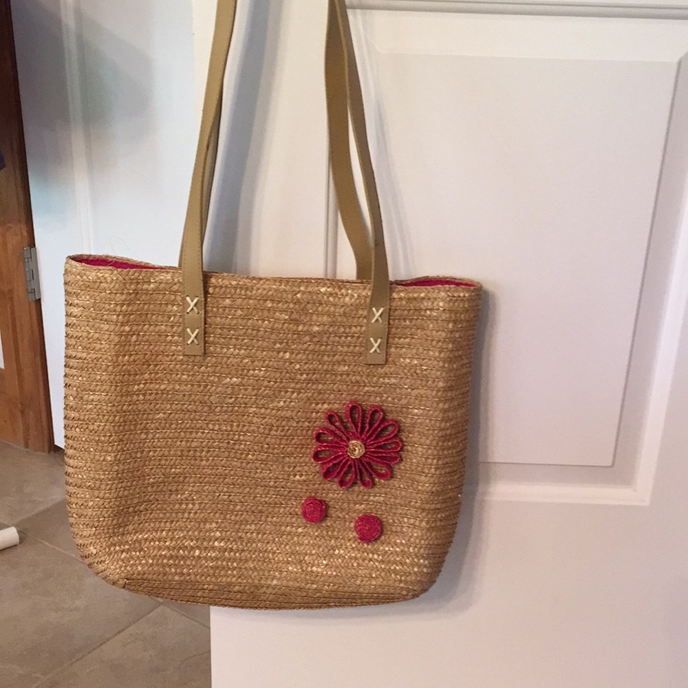 Straw summer tote